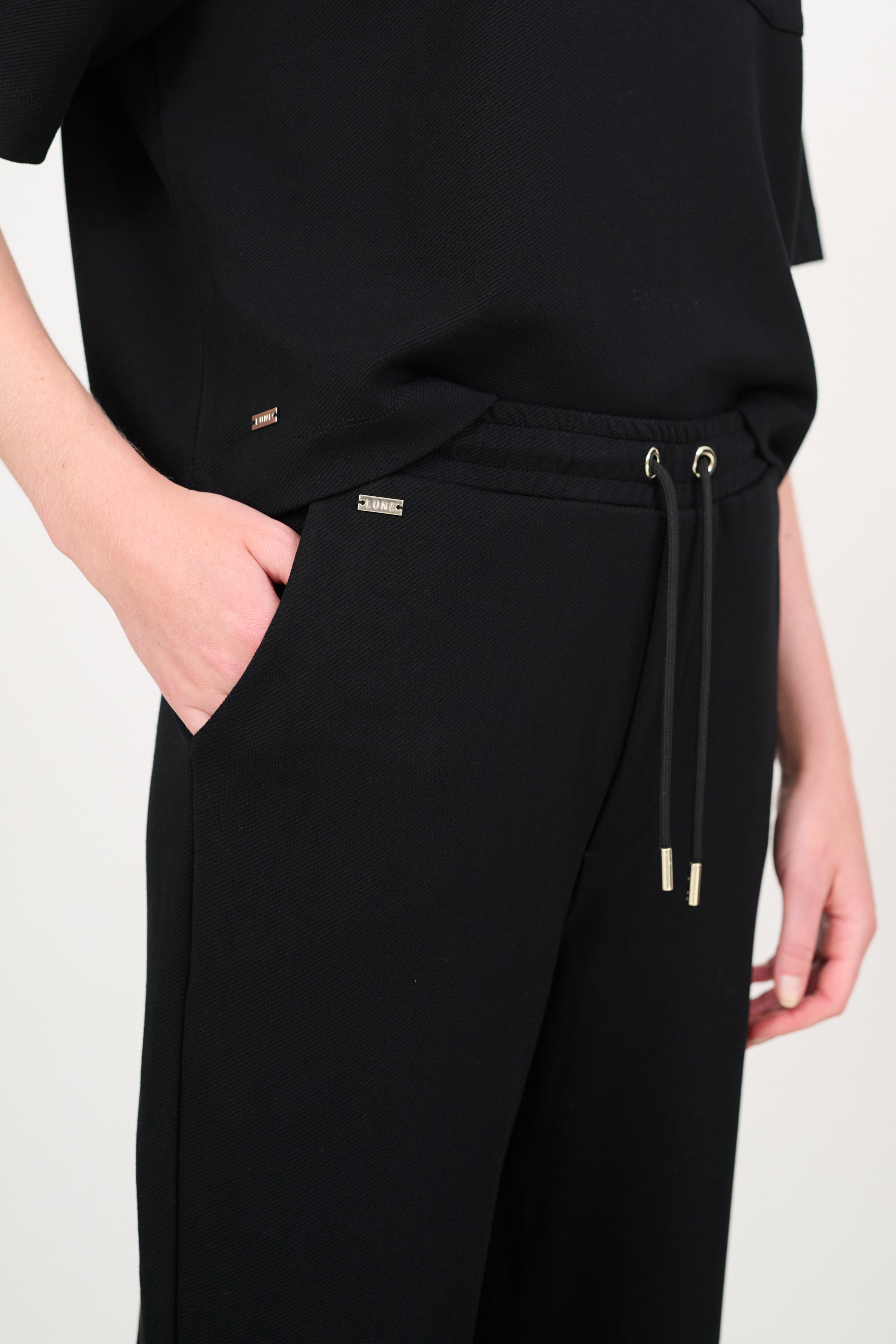 Forest Essentiel Jogger - Black