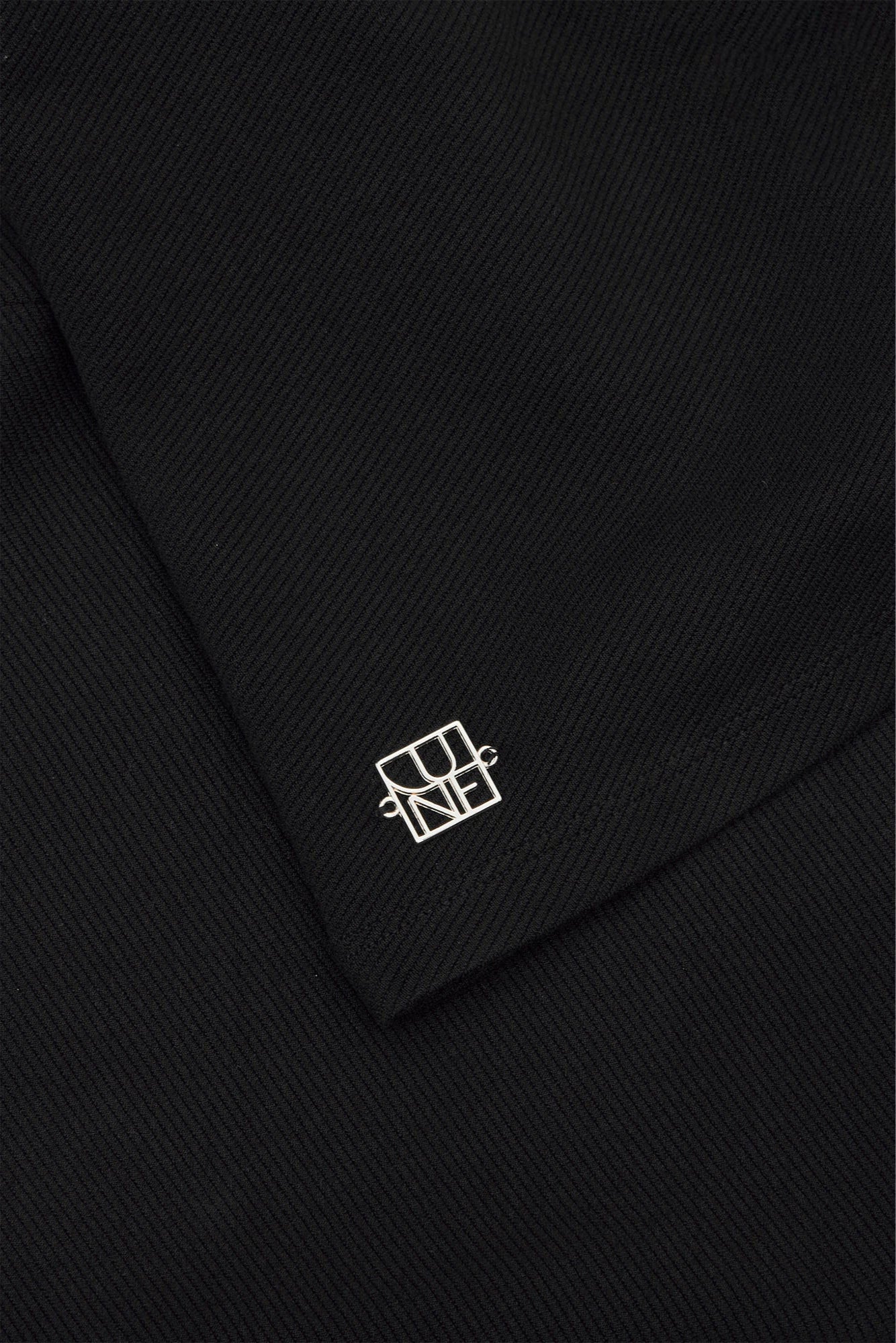 Forest Essential Sleeveless Top - Black