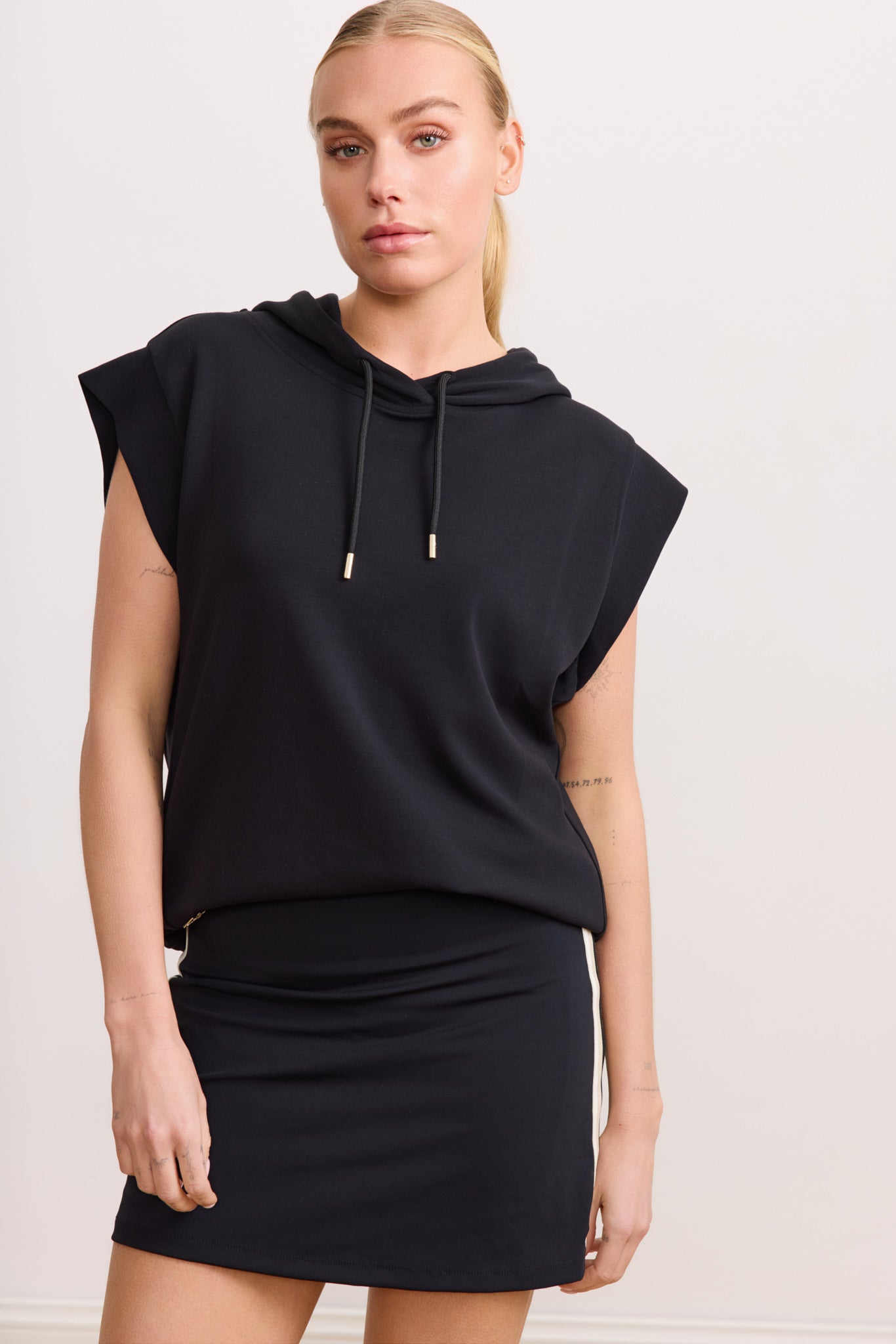 Eva Sleeveless Hoodie - Black
