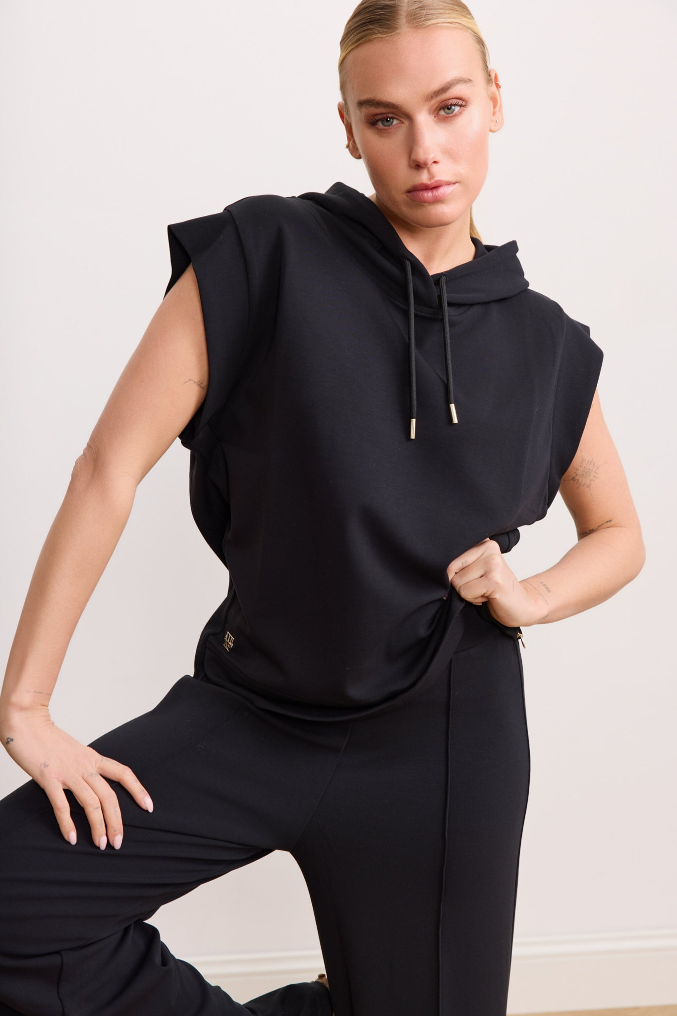 Eva Sleeveless Hoodie - Black