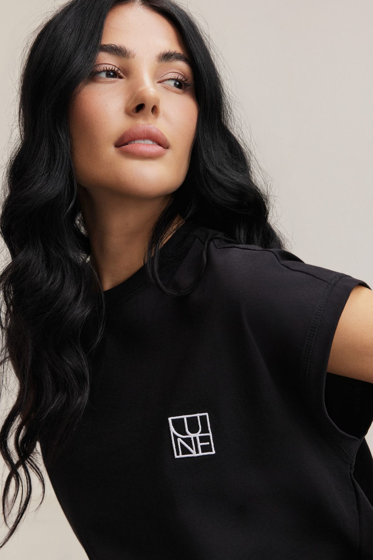 Ana Logo Tee - Black